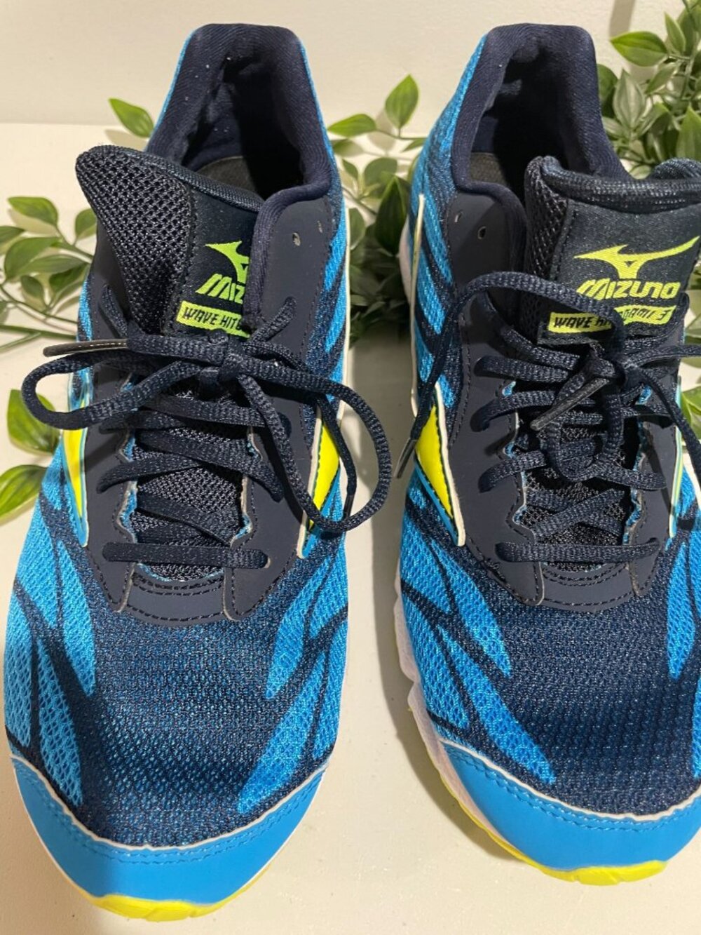 Mizuno Wave Hitogami 4 Womens Running Shoes Size 9 US Blue/Yellow Lightweight